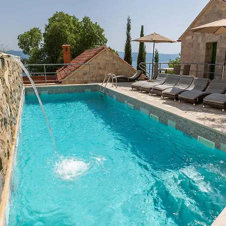 Rustic, Modern With Pool Omiš