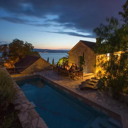 Rustic, Modern With Pool Сasa de vacaciones