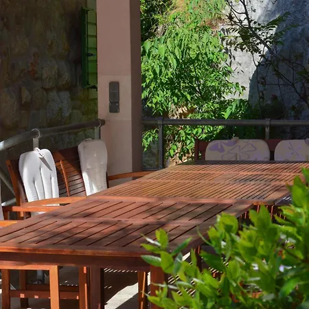 Сasa de vacaciones Rustic, Modern With Pool